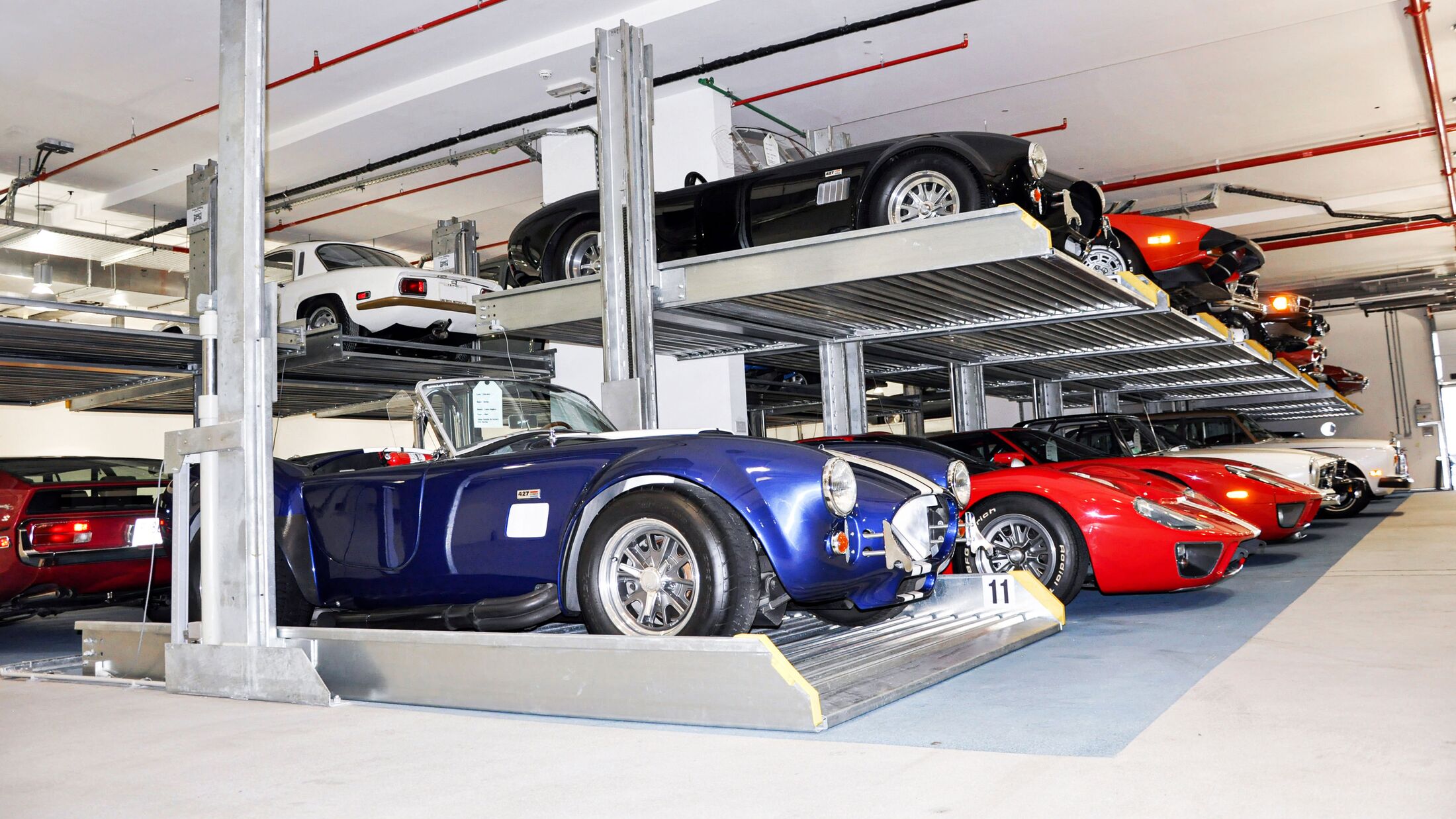 Parking mécanique à stationnement dépendant pour 2 véhicules - Installation intérieure et extérieure - Parklift 411_5