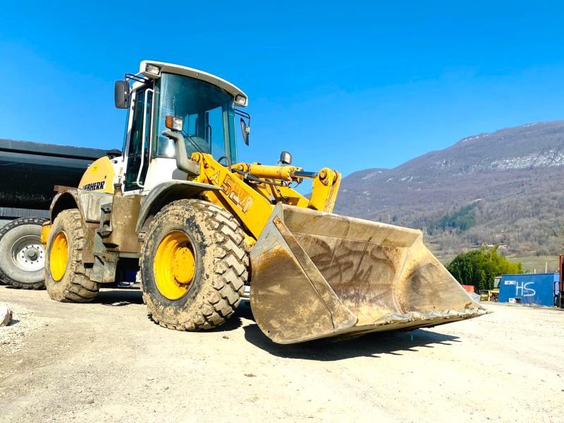LIEBHERR chargeuse l524 10t_5