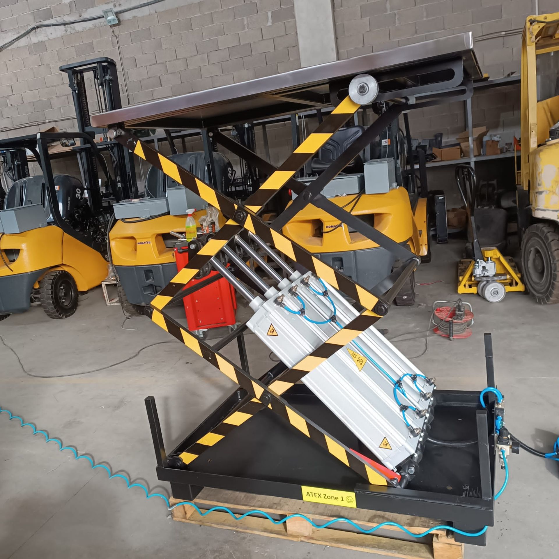 Table élévatrice électrique - dimensions spéciales - acier peint, galvanisé ou inox - version inclinable ou ATEX sur demande_5