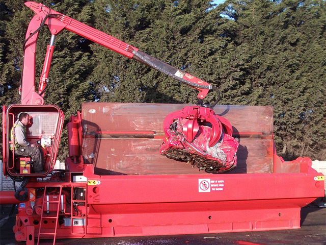 Presse mobile BONFIGLIOLI pour compactage de ferraille -12 tonnes/h - 15 paquets/h - MOBIPACK-500_5