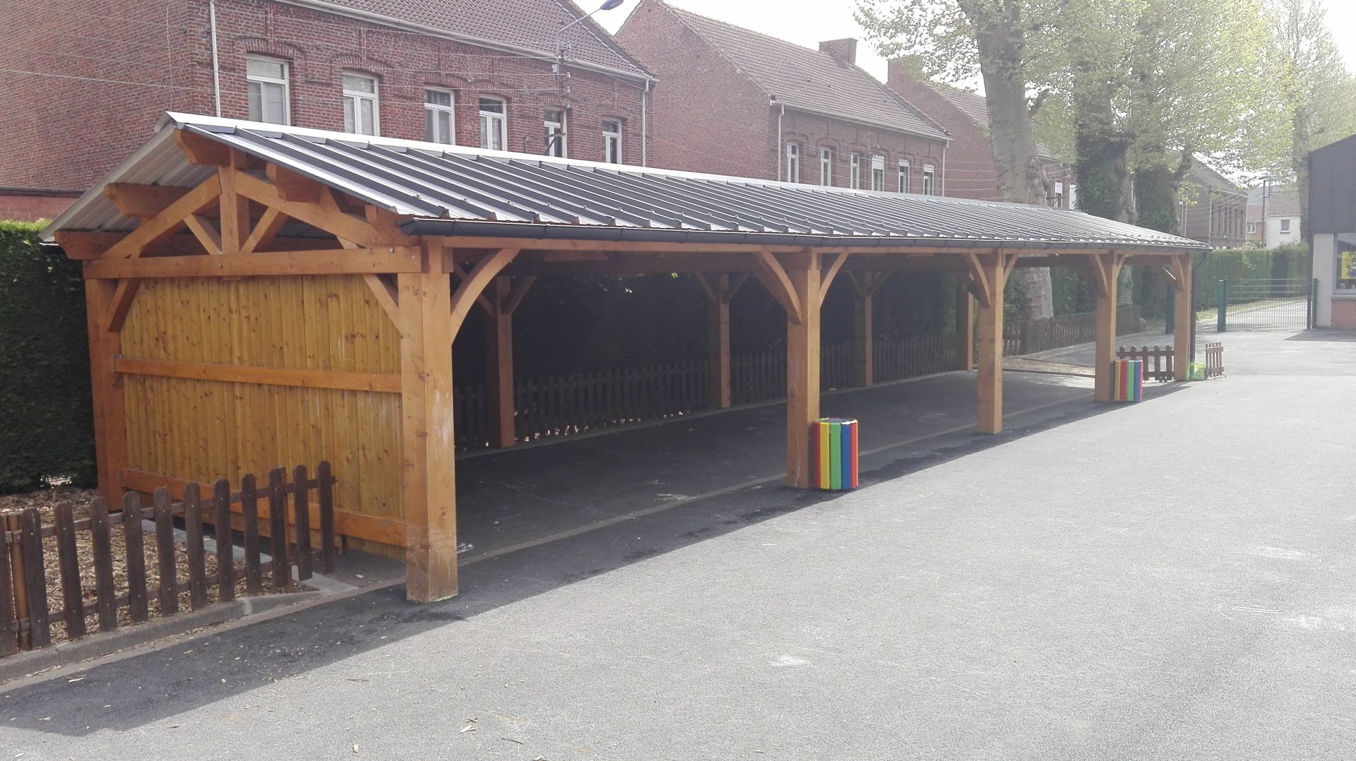 Abris charpente en bois avec une large variété de finitions lasurées, des solutions d'éclairage_5