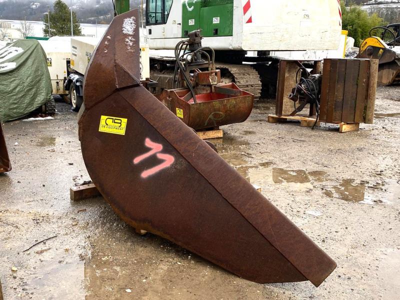 Godet trapèze attache Morin M6_5