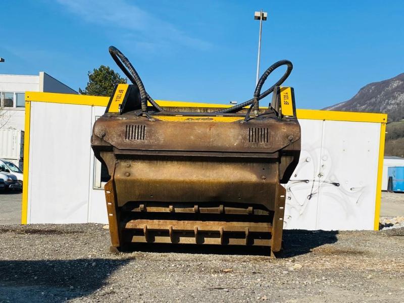 MB BF120.4 S4 Godet concasseur pour pelle de 30T à 45T_5