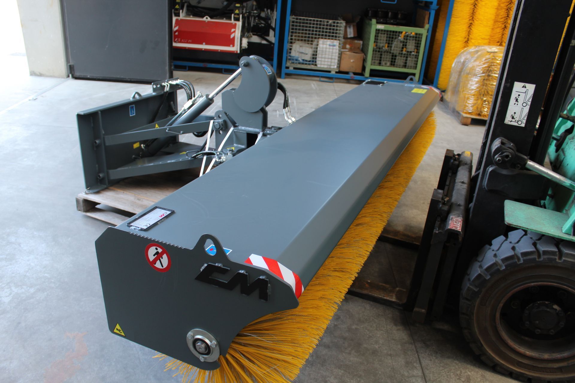 Balayeuse aligneuse pour tracteur chargeur compact valet de ferme camion_5