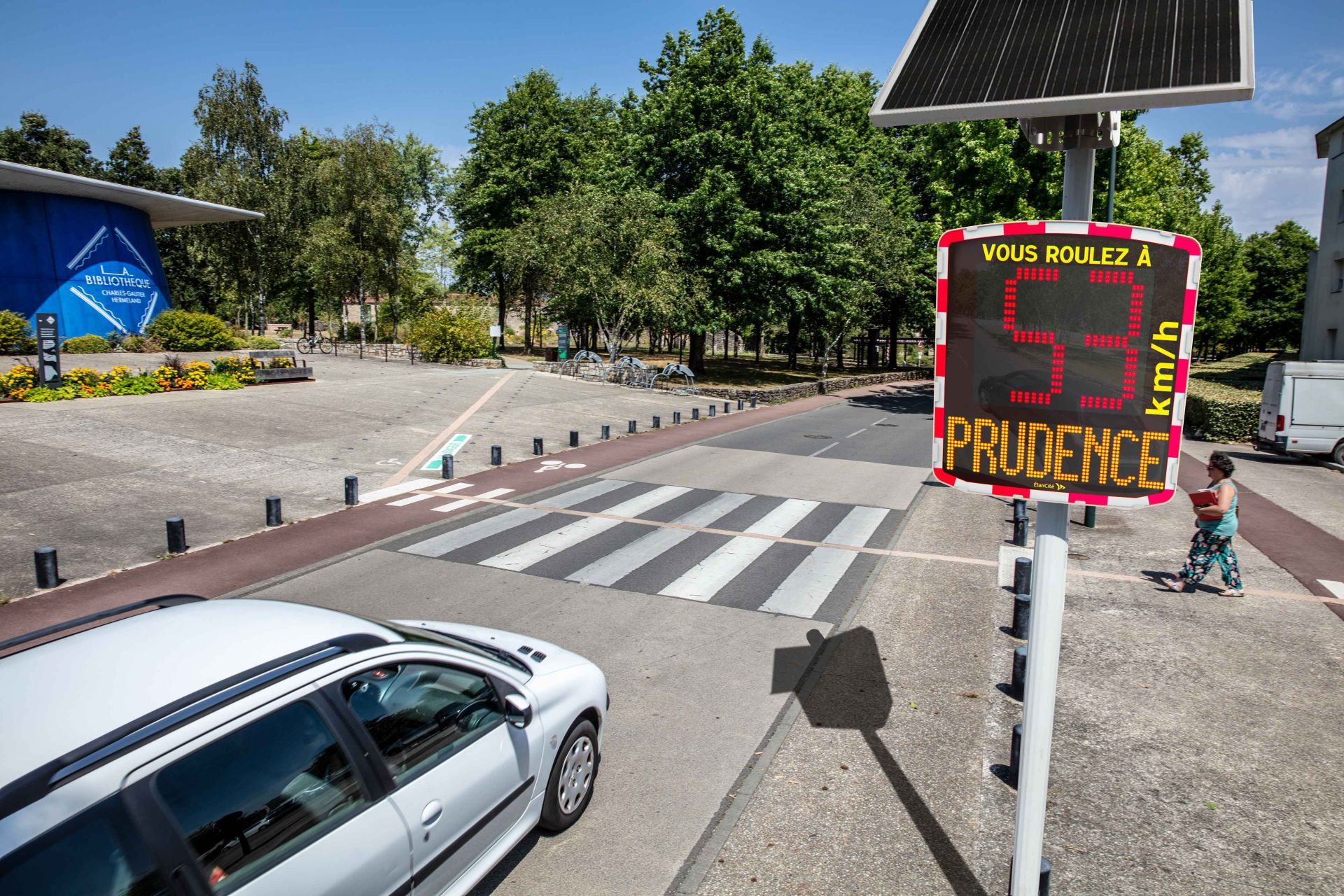 Radar pédagogique pour améliorer la sécurité routière