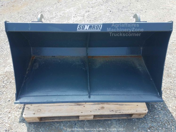 Godet universel robuste avec largeur de 1,5 m