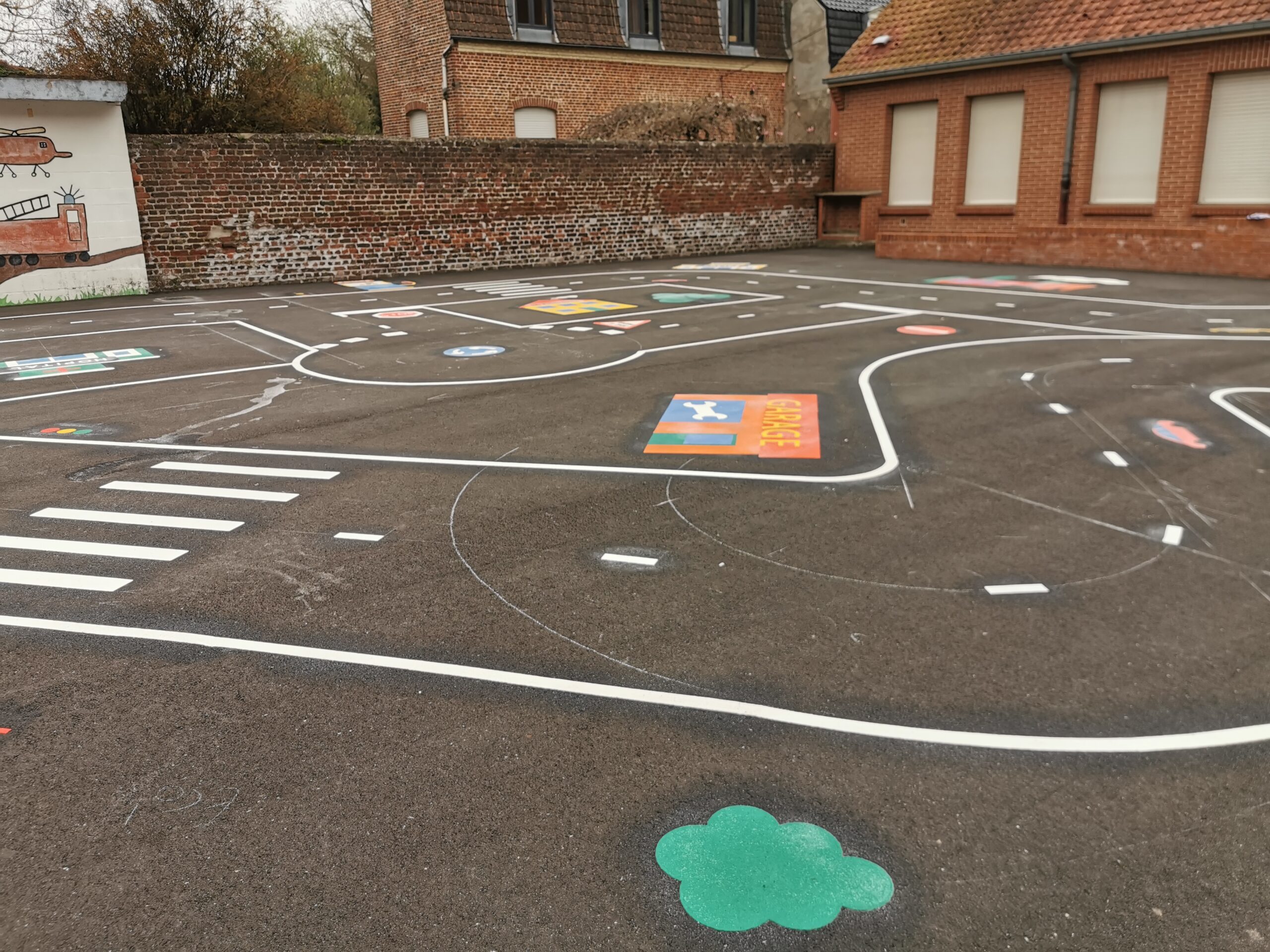 Parcours de sécurité routière  pour cours de récréation et espaces publics_5