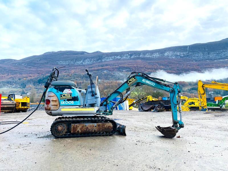 KOBELCO Mini pelle électrique SK007_5