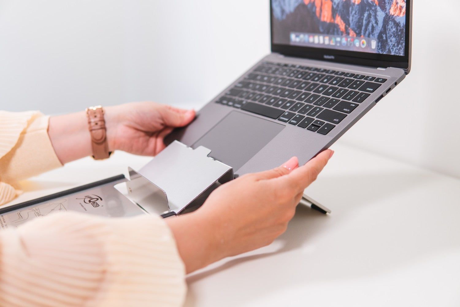 Support d'ordinateur portable de bureau - rehausseur d'écran avec réglages multiples - Garantie 2 ans_5