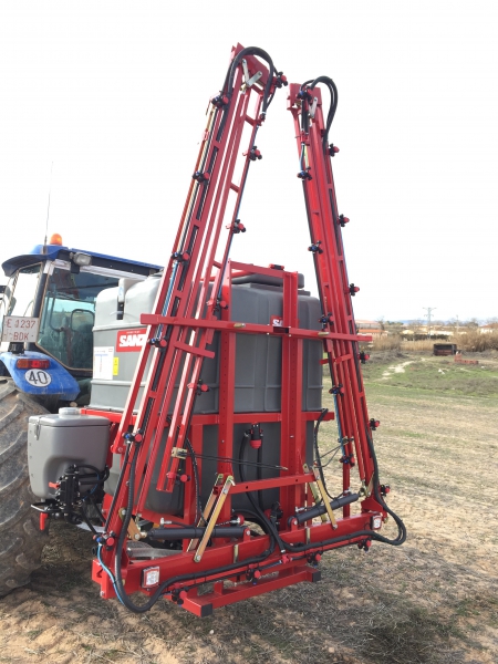 Pulvérisateur porté à attelage rapide avec cuve polyéthylène anti-débordement de 800 à 1500 litres- ISA 7 - CLM_5