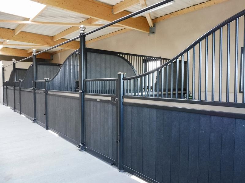 Façade Swing Wave - Façade de box pour chevaux avec ouverture totale pour curage mécanique - Gamme Wave_5