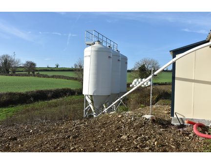 Silo d'aliments avec hauteur sous trappe de 1000mm
