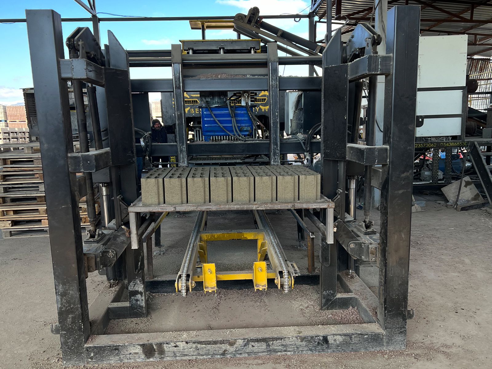 Machine à briquettes semi-automatique PRS-1200 - Production de 12 000 briquettes en 8 heures_5