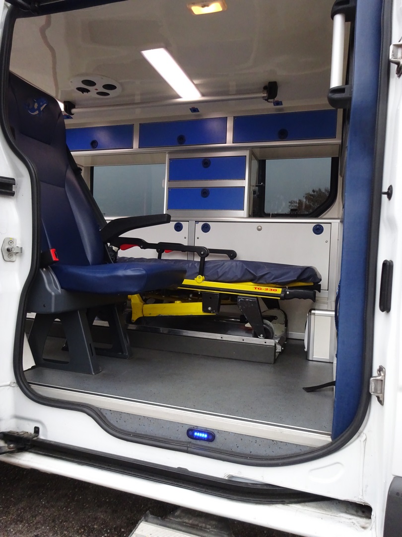 Ambulance renault trafic l1h1 2013 type a1 - occasion_5