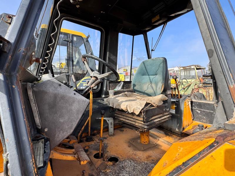 Case 580 G 4x4 Tractopelle_5