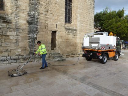 Laveuse à dépose rapide équipée de pompes haute et moyenne pression