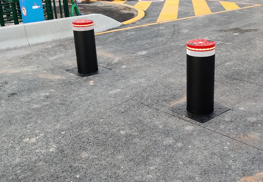 Borne anti-stationnement et anti-bélier STOPOTO Ø 220 robuste et esthétique