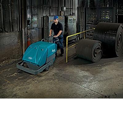 S10 Balayeuse industrielle TENNANT autotractée_5