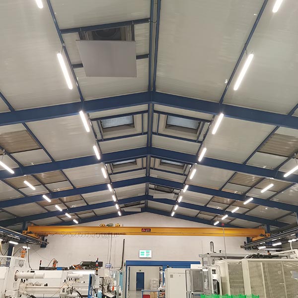 Eclairage industriel conçu pour les installations industrielles, les entrepôts, les parkings, les stades, les terminaux de transport et les passages souterrains - reglette sytan led basic forte puissance_5