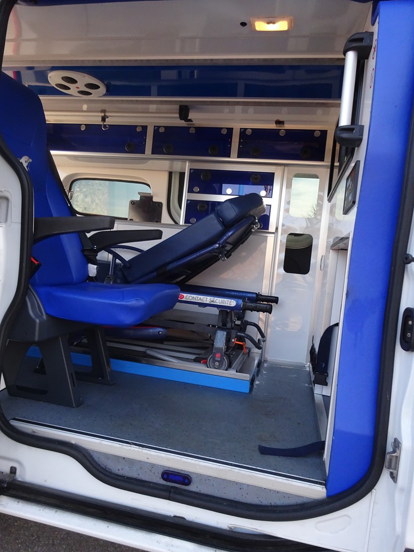 Ambulance Renault Trafic 140 CV de 2015