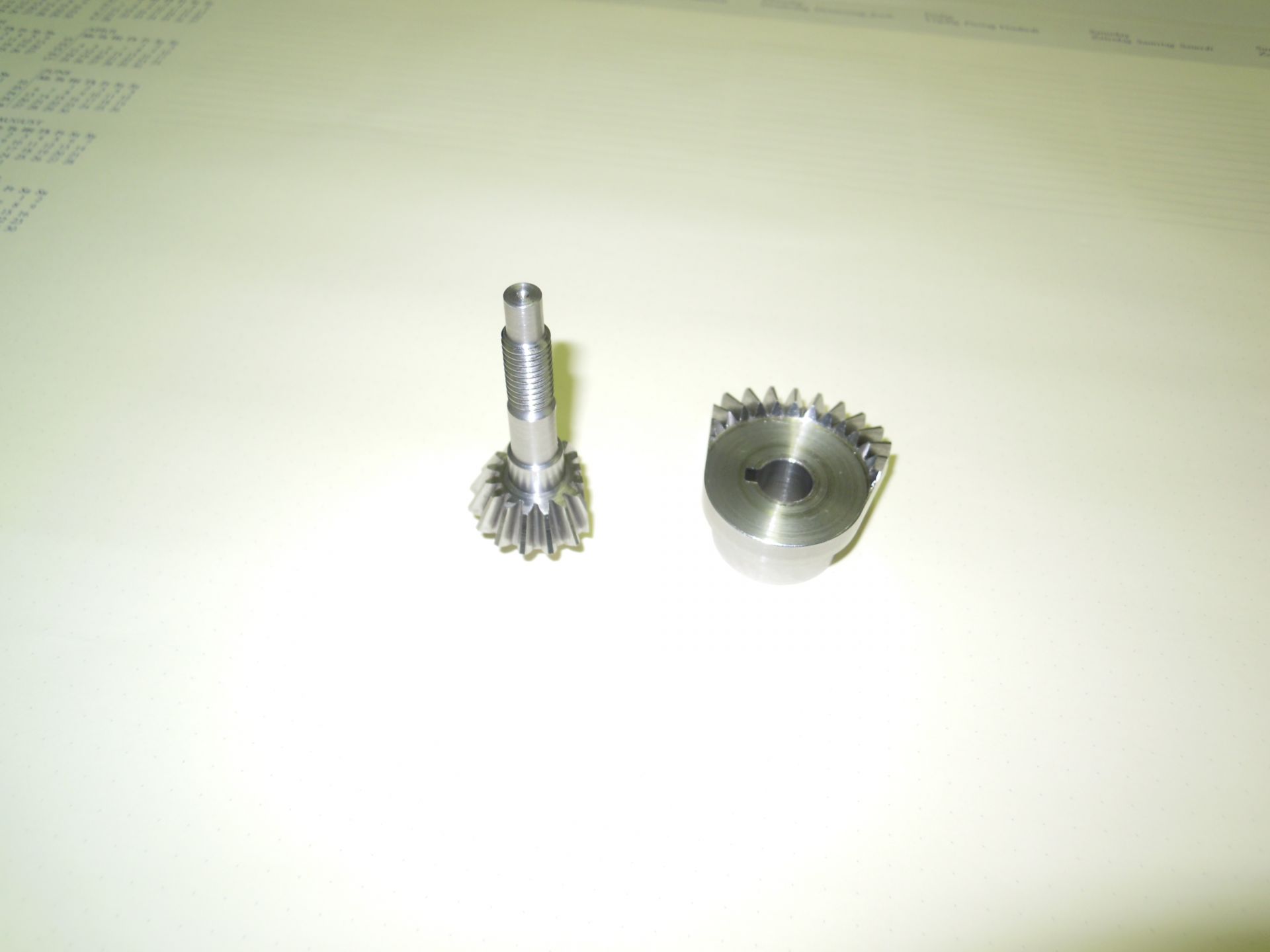 Engrenages coniques à denture droite et hélicoïdale - jusqu'au module 20_5