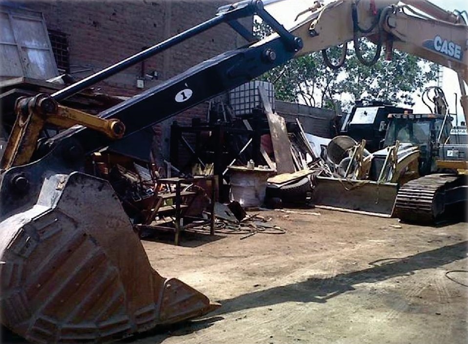 Accessoire de pelle conçu pour travaux publics