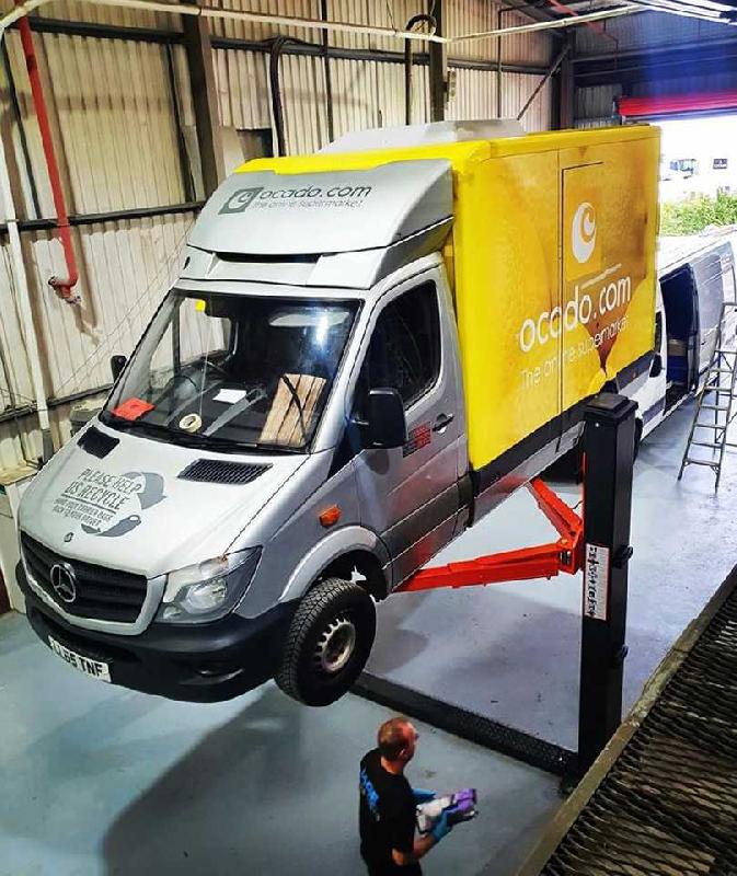 Pont élévateur premium 2 colonnes 4,2 tonnes déverrouillage automatique - 230 V_5