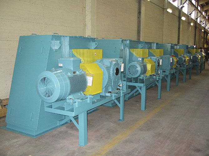 Élévateur avec choix de matériaux pour gaines et godets