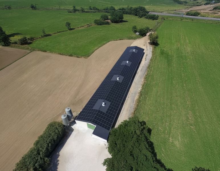 Bâtiment d'élevage deux pentes en profil acier galvanisé, pouvant accueillir des panneaux photovoltaïques en toiture_5