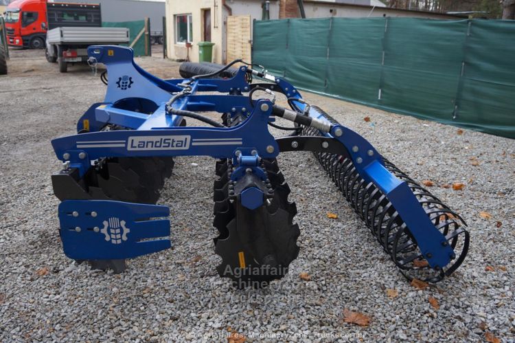 Déchaumeur à disques porté 3,5 m - LANDSTAL LST BT 350 - 28 disques - rouleaux V-ring et réglage hydraulique_5