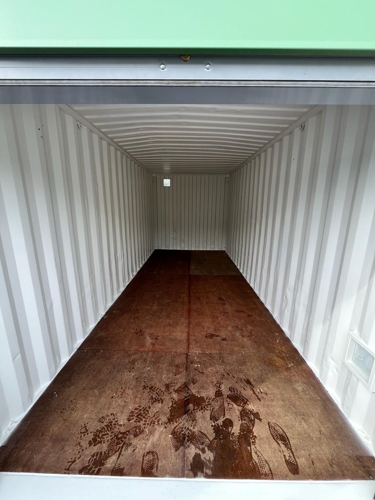 Container 20 pieds stockage avec rideau alu isolé en façade_6