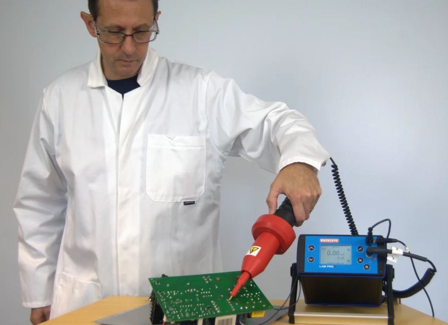 Détecteur de porosité alimenté par secteur - Lab Pro2 avec accessoires et électrodes_5