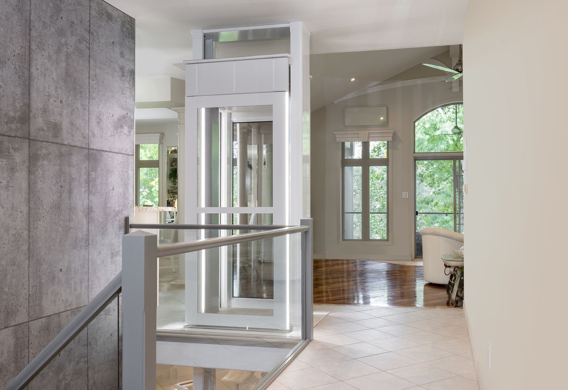 Elévateur privatif,  compact et design - Savaria Luma_5