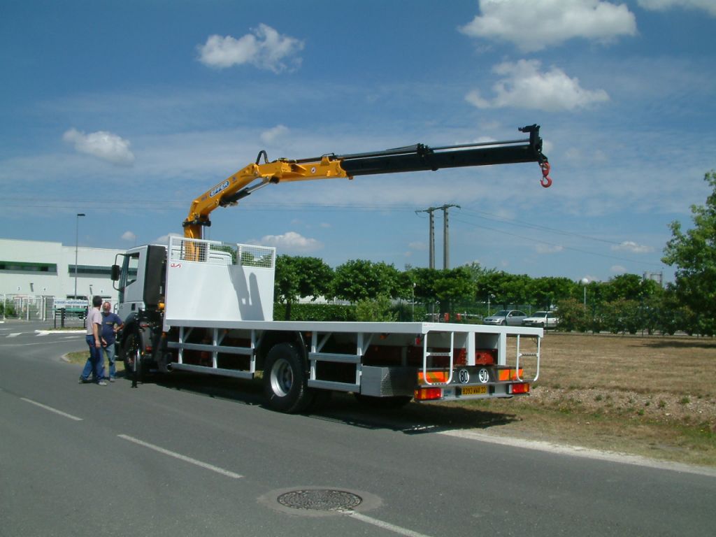 Grue auxiliaire light 165 - Effer - pression 335 bar - capacité de levage de 2 à 0 txm_5