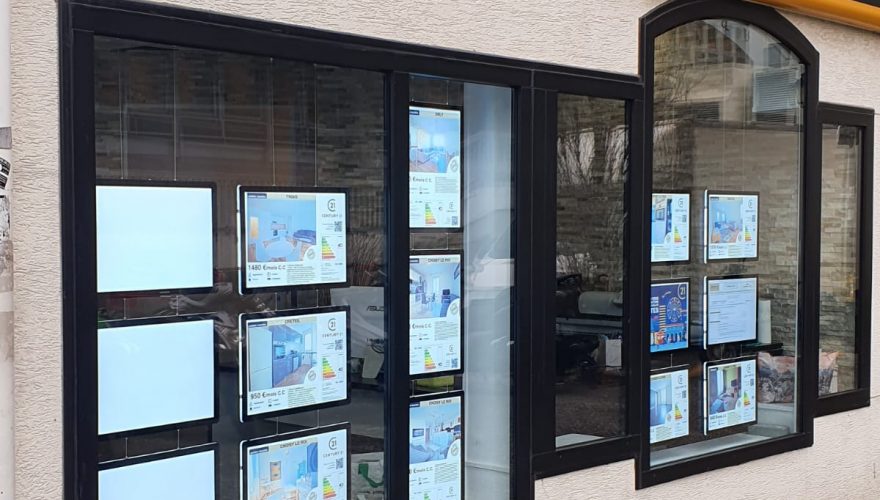Porte-affiches personnalisables et durables - Matériaux résistants et adaptés à tous les budgets_5