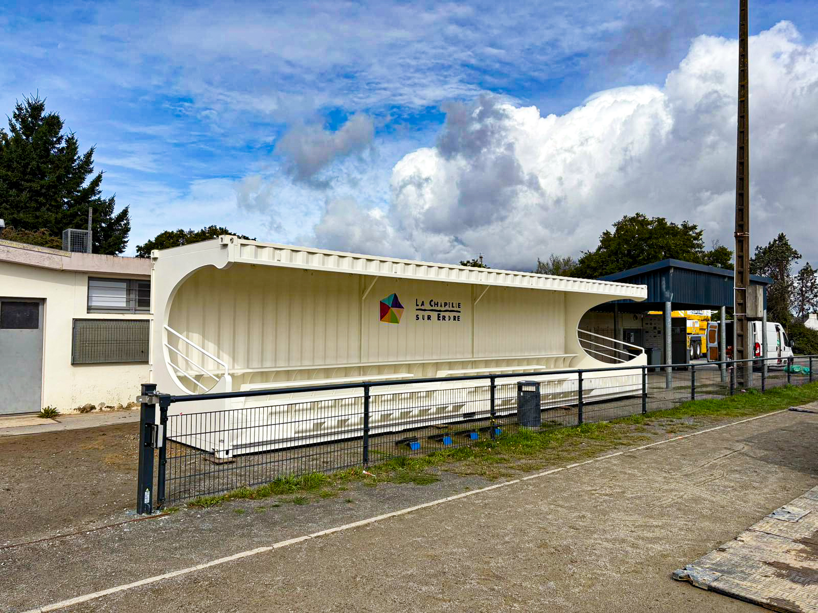 Container tribune 20 pieds ou 40 pieds robuste et modulable conçu pour les festivals, concerts, événements sportifs et autres manifestations_5