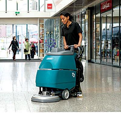 T2 Autolaveuse TENNANT autotractée alimentée par batterie_5