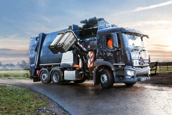 Bennes à Ordures Ménagères BOM - LATERO - chargement latéral automatisé - gain de temps - simplification de la collecte - écologie et performances énergétiques_5