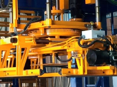 Machine de fabrication de blocs, hourdis, pavés - ROMETA 2050 - Grande production avec vibrocompresseur résistant et centrale à béton 1125/750 L_5