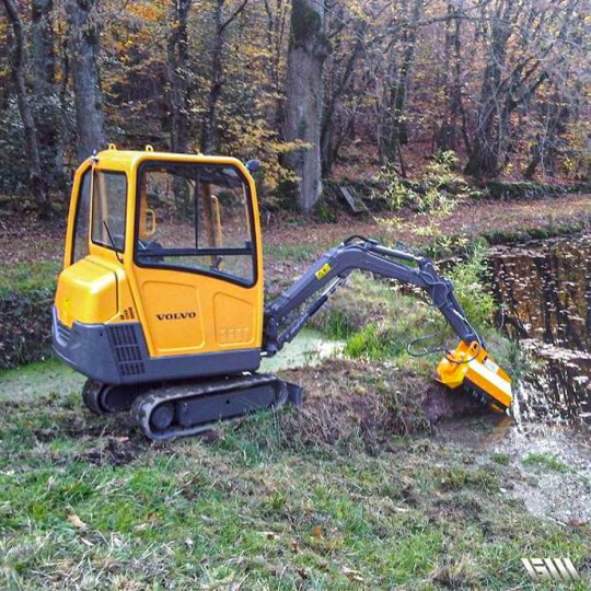 Débroussailleuse renforcée Série DA - Série lourde pour mini-pelle de 2 à 7 tonnes - Largeur 640mm à 1100mm - GHEDINI ATTACHMENTS_5