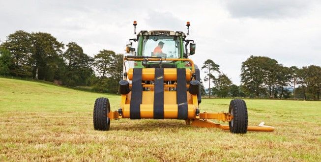 E100 SA - Machine pour enrubanner les balles efficacement