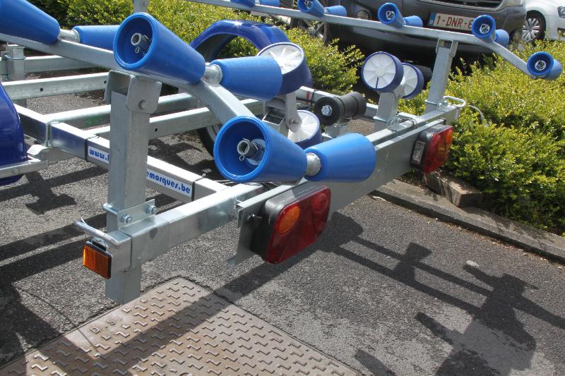 Sun-Way-Pneumatique-non freineé-500Kg Roue 13