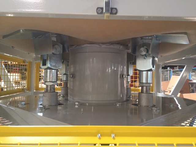 Station de vidange et secouage Big-Bag - avec 8 vérins pneumatiques et trémie à fond plat_5