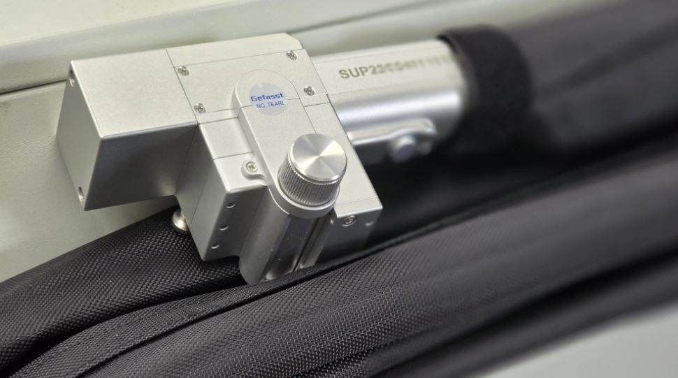 Poste laser pour décapage professionnel et usage intensif