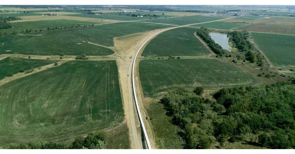 Convoyeur en auge pour assurer la liaison entre la matière première et l'usine_5