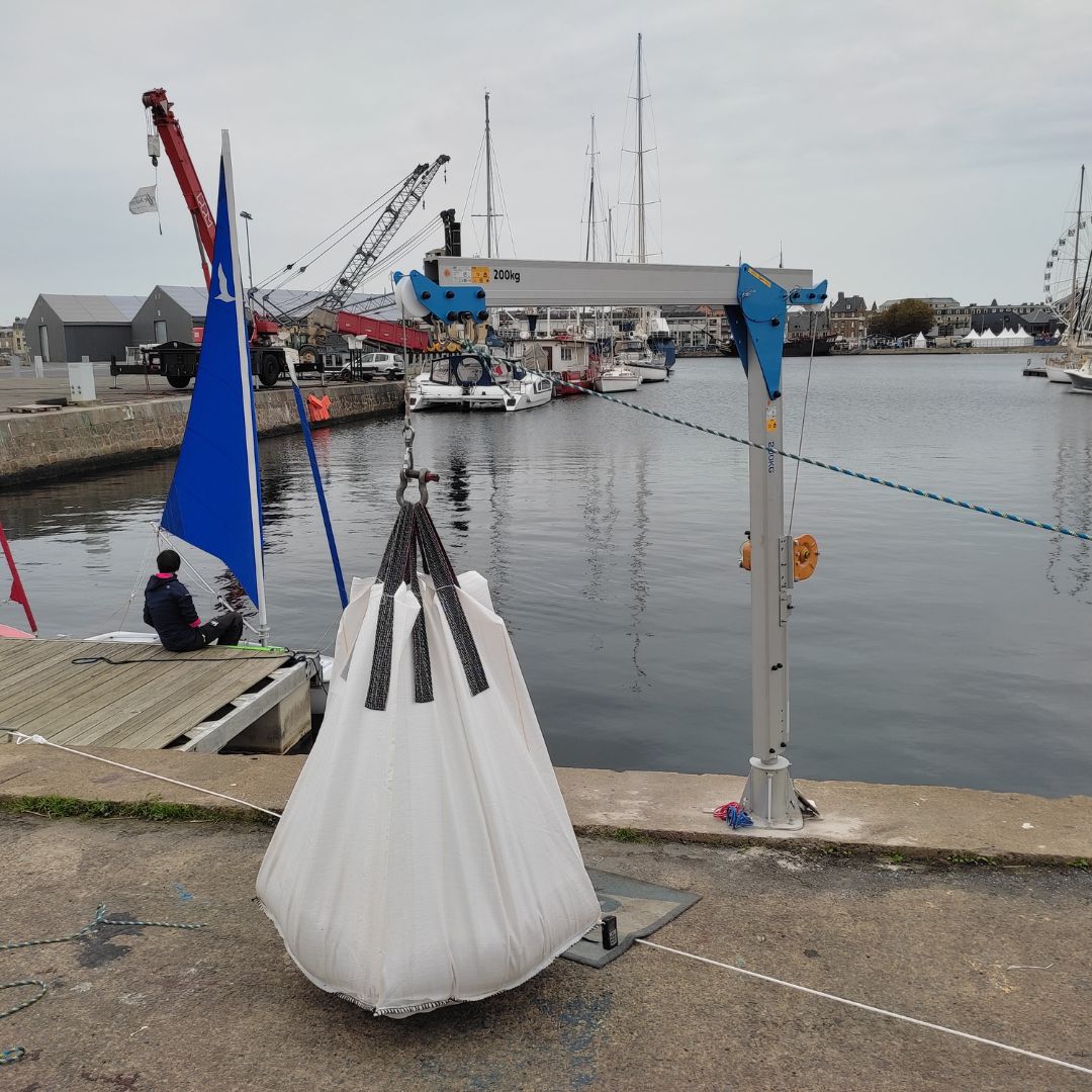 Potence embarquement pmr à treuil manuel_5