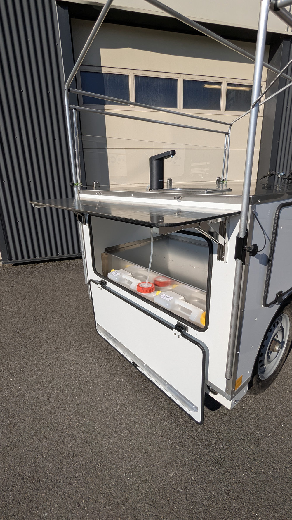 Triporteur street-food pour une restauration simple et qualitative lors d'événements, animations de quartier_5