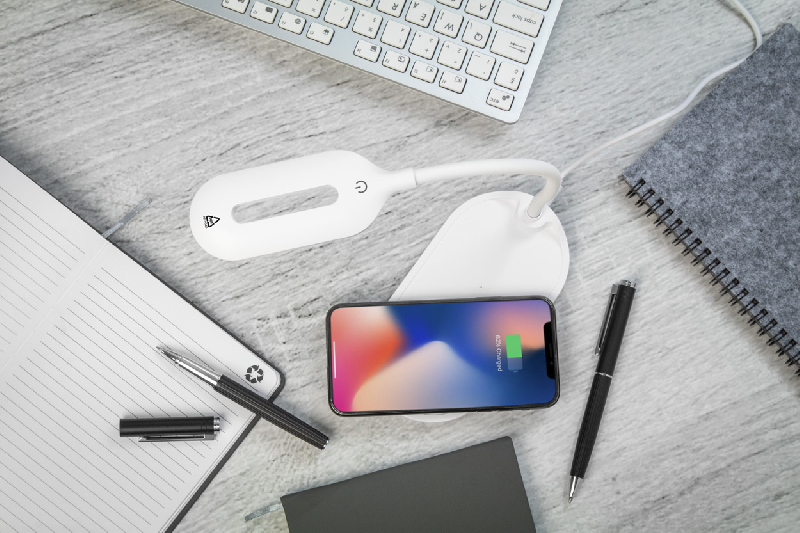 Lampe de bureau multifonctionnelle RABS - ABS recyclé - Chargeur rapide sans fil 15W - LED et luminosité réglable_5