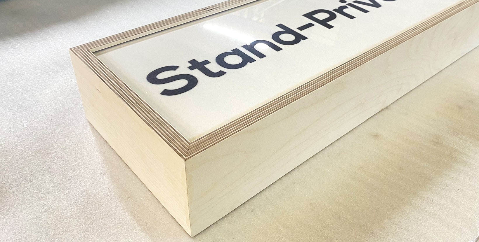 Panneau d'information lumineux personnalisé avec cadre en bois - Éclairage LED intégré - Contreplaqué 18 mm_5