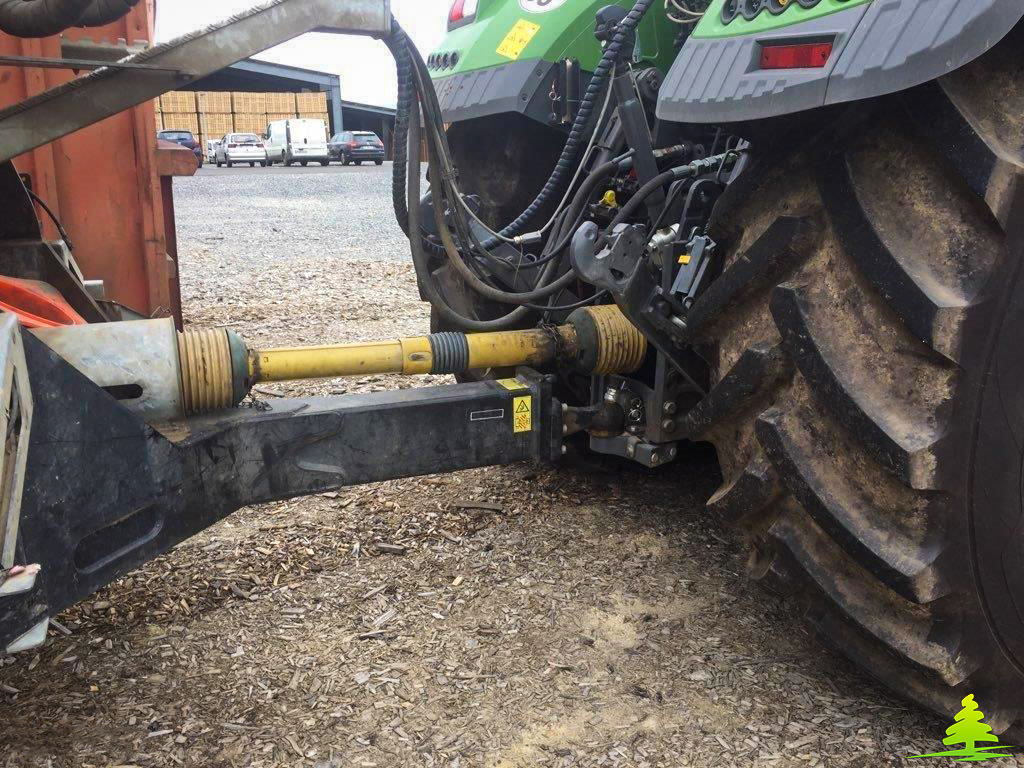 Machine Musmax avec goulotte d’éjection longue doublée Hardox